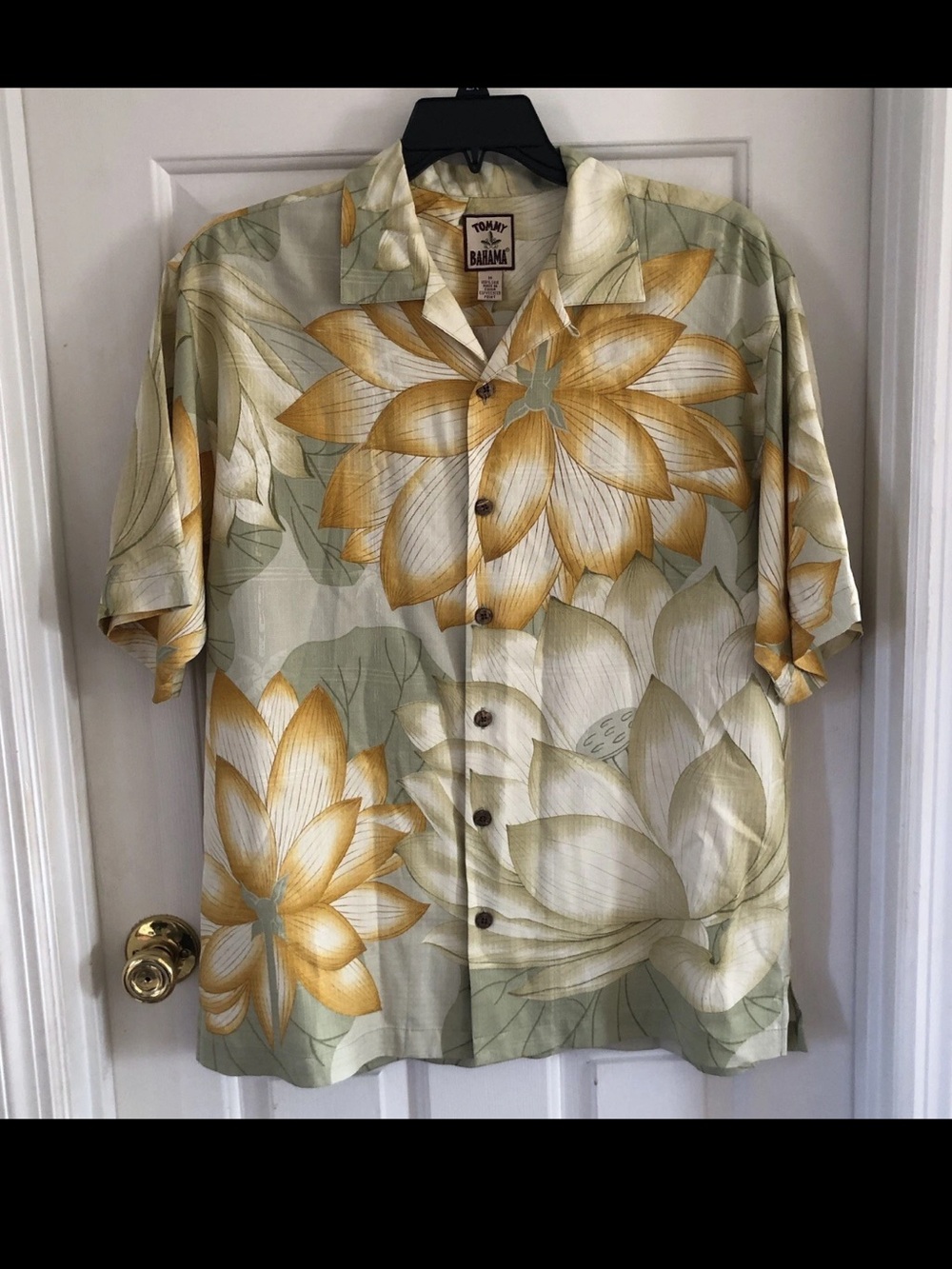 Tommy Bahama Men's Short Sleeve Floral Camp Shirt - size Med